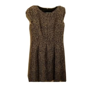 Agb dress black and white pleated dress size 6